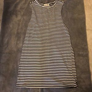 Stripped sleeveless billabong dress